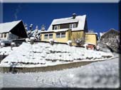 Haus mit den Ferienwohnungen im Winter