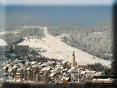 Blick auf Oberwiesenthal mit dem kleinen Fichtelberg